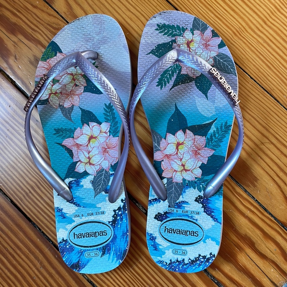 Purple Floral Havaianas, Size 6, 37/38 - Picture 2 of 4